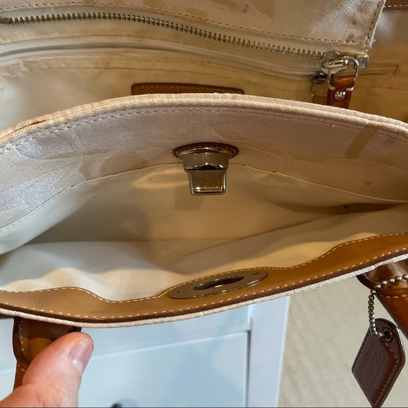 VINTAGE COACH WOMEN HANDBAG - Picture 5 of 13